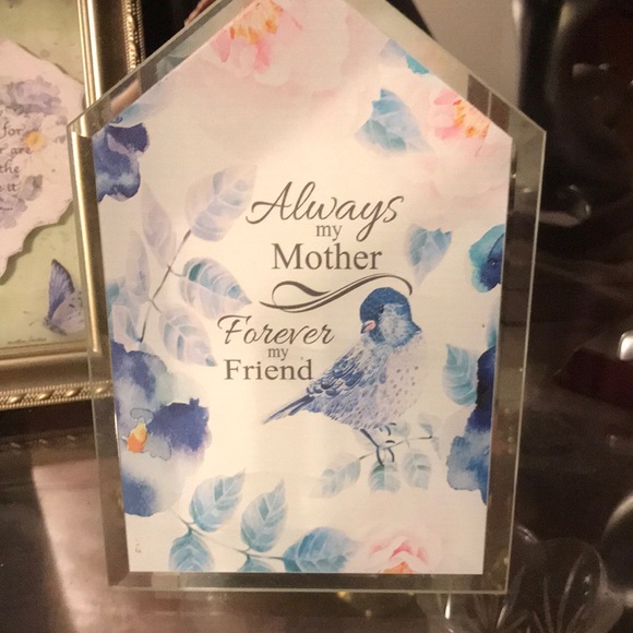 Decor - Picture 1 of 1